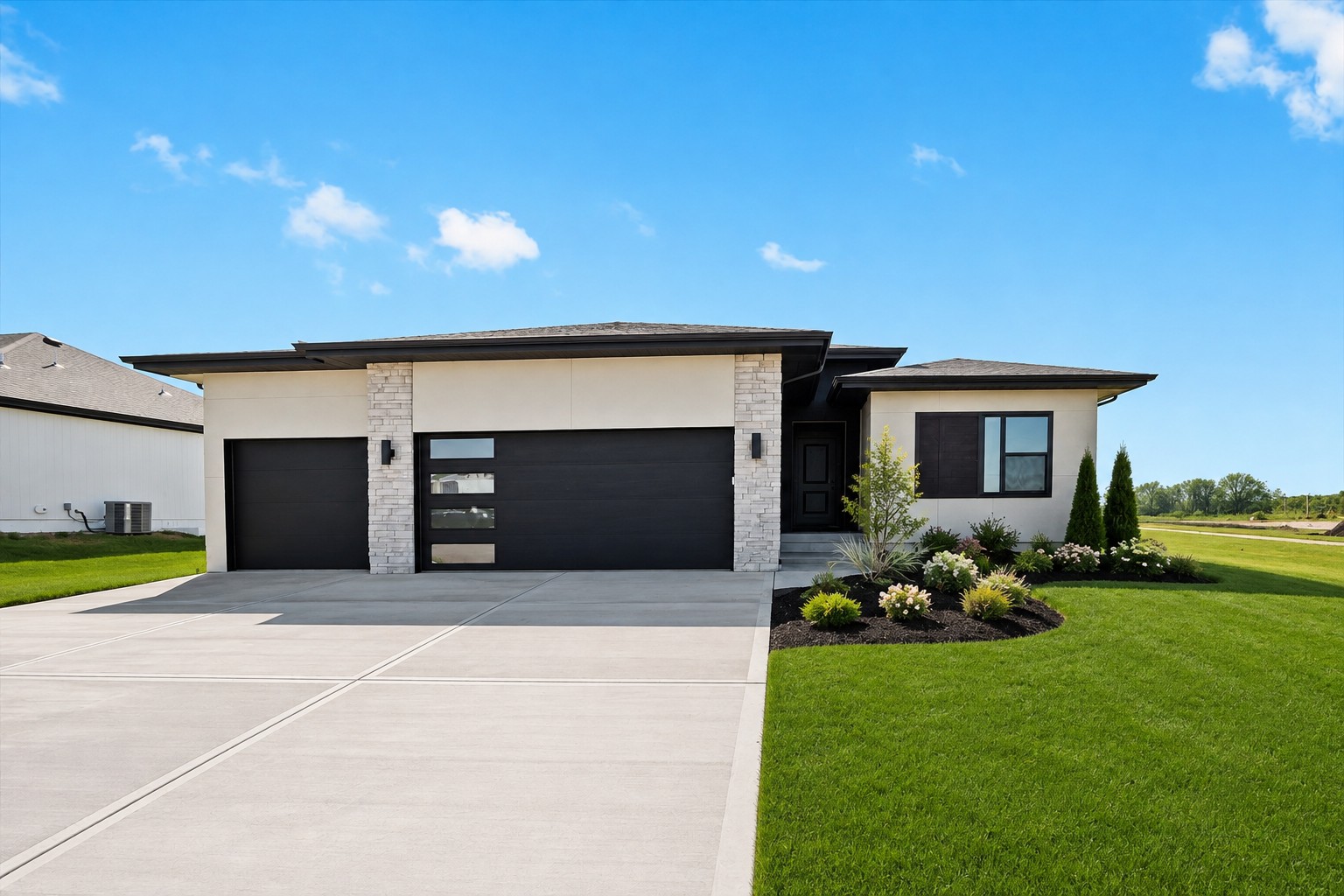 1227 Larkspur Pl. Raymore, MO